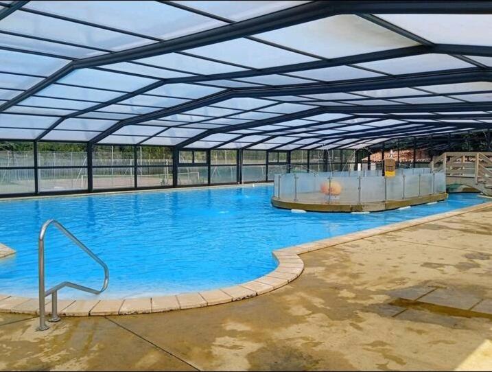 Le Kraken Hotel Aureilhan  Bagian luar foto